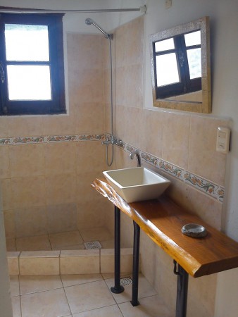 baño casa lila